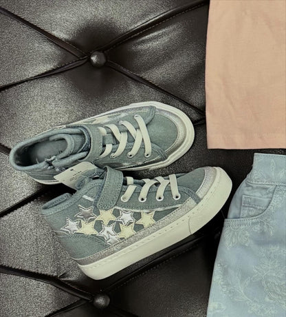 Nutmeg Cute butterfly top + M&S floral shorts + M&S sneakers 🦋💖